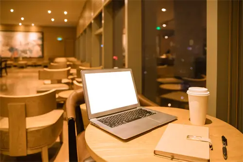 北方暴雪怎么生活